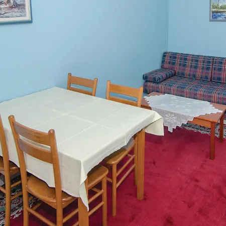 Apartamento Stunning In With Sauna Orebić